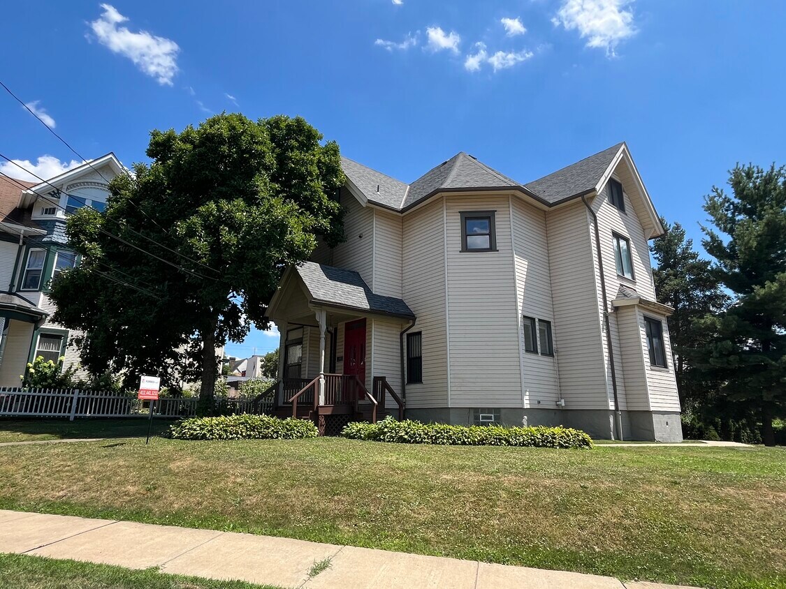 Foto del edificio - 114 Morewood Ave