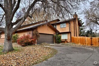 Building Photo - 1036 Strachan Dr