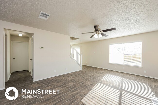 Foto del edificio - 8042 Chestnut Ash Dr