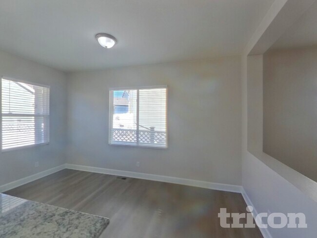 Building Photo - 2290 St Claire Dr