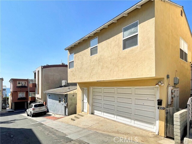 Primary Photo - 225 25th Pl
