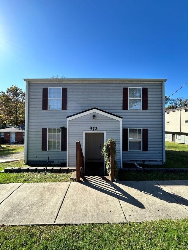 Foto principal - Spacious 4-Bedroom Duplex with Modern Amen...