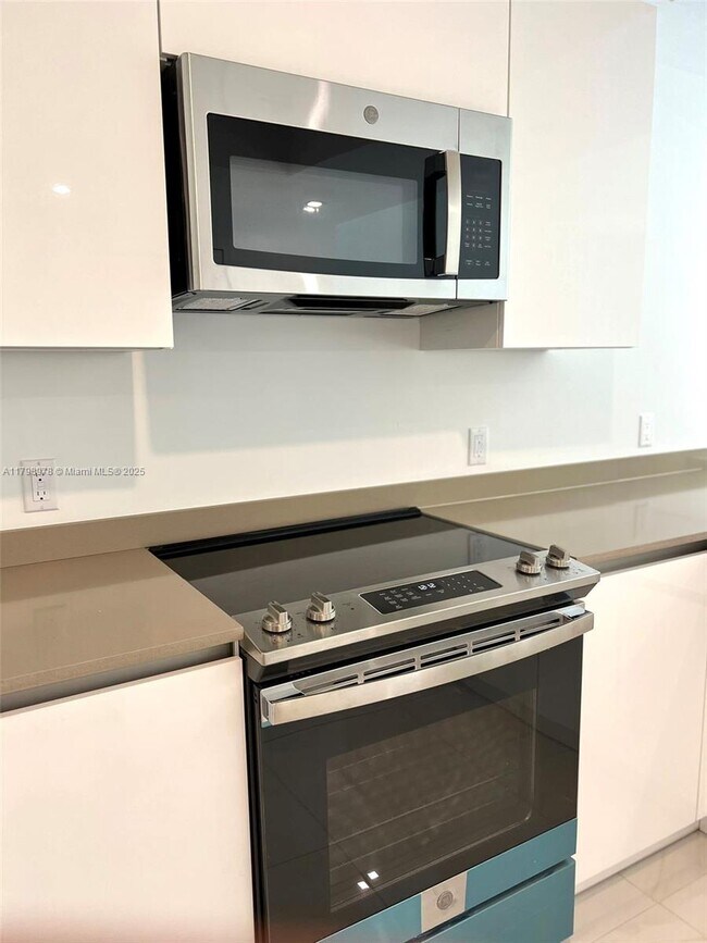 Foto del edificio - 5521 W Oak Wy