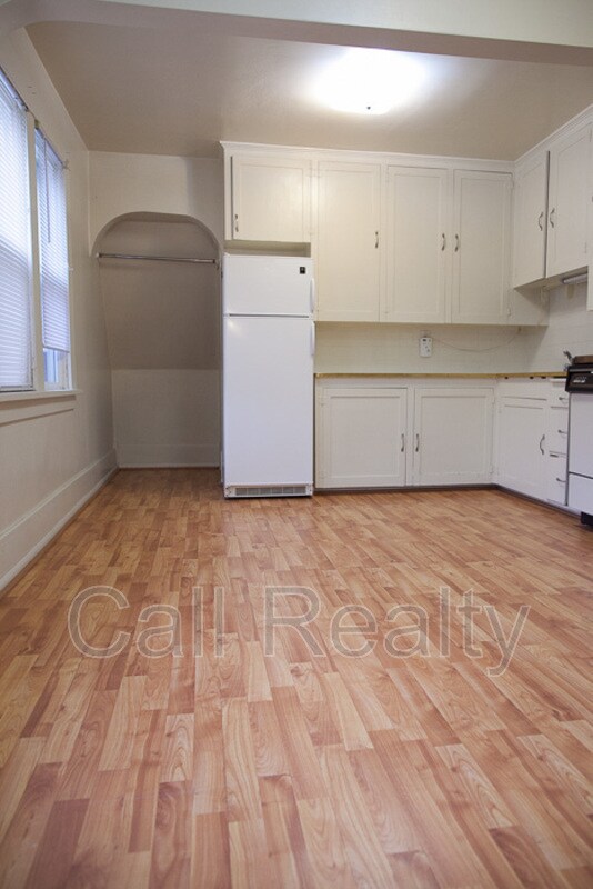 Foto del edificio - 1028 E Mission Ave