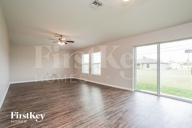 Foto del edificio - 1123 SW 16th Terrace