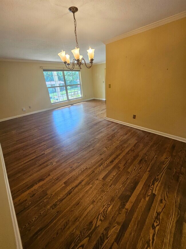 Building Photo - 1541 Woodgate Way