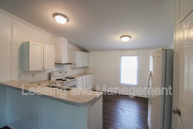 Foto del edificio - 3716 State Rd S-10-1333