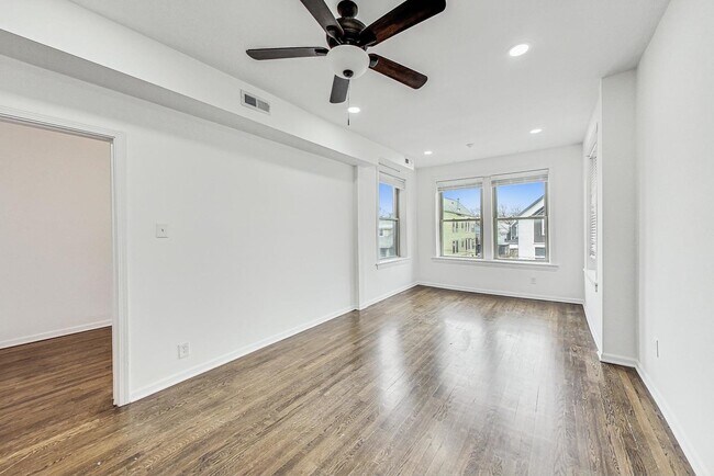 Foto del edificio - 3330 W Hutchinson St