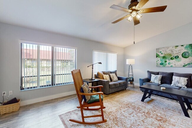 Building Photo - 3755 Pinecone Ct