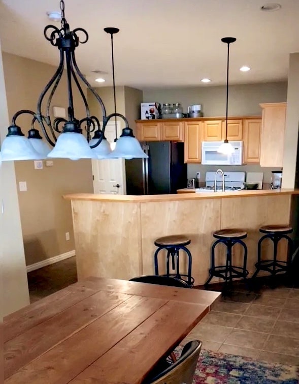 Building Photo - 1043 Canyon Meadow Dr