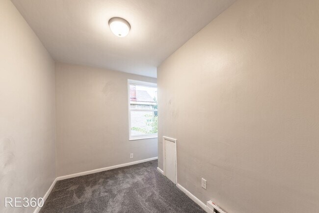 Foto del edificio - 741.5 Proctor Way