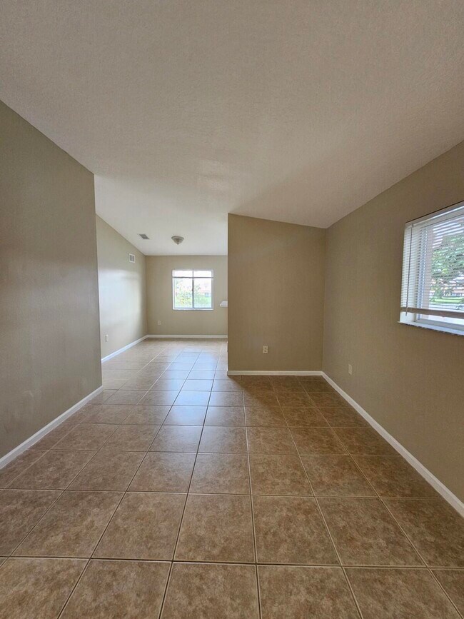 Foto del edificio - 3490 Briar Bay Blvd
