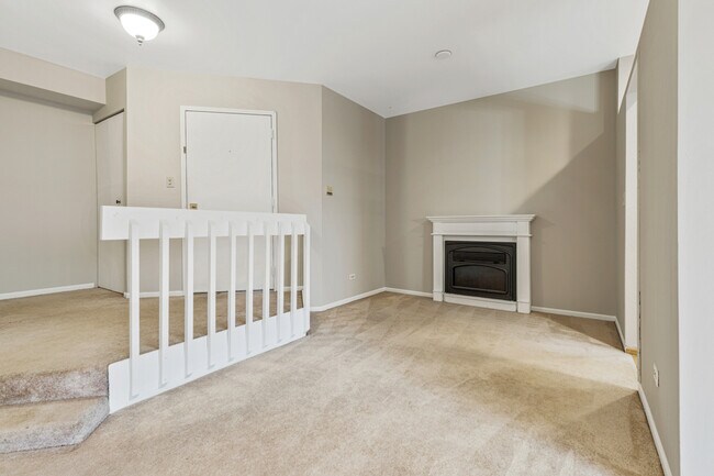 Foto del edificio - 1665 Commodore Ct