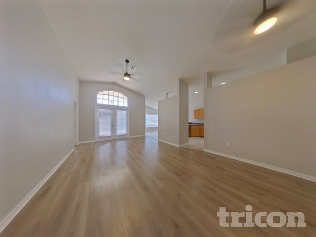 Building Photo - 7956 Floradora Dr
