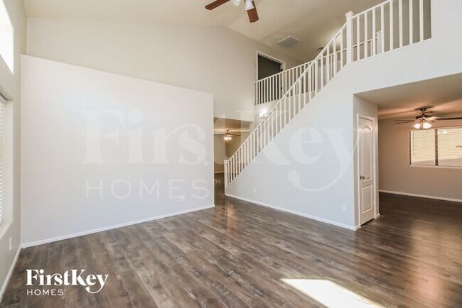 Foto del edificio - 4077 E Graphite Rd