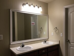 Building Photo - 5031 Jillson Ct
