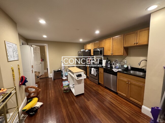 Foto del edificio - 44-A Hillside St. Unit 3