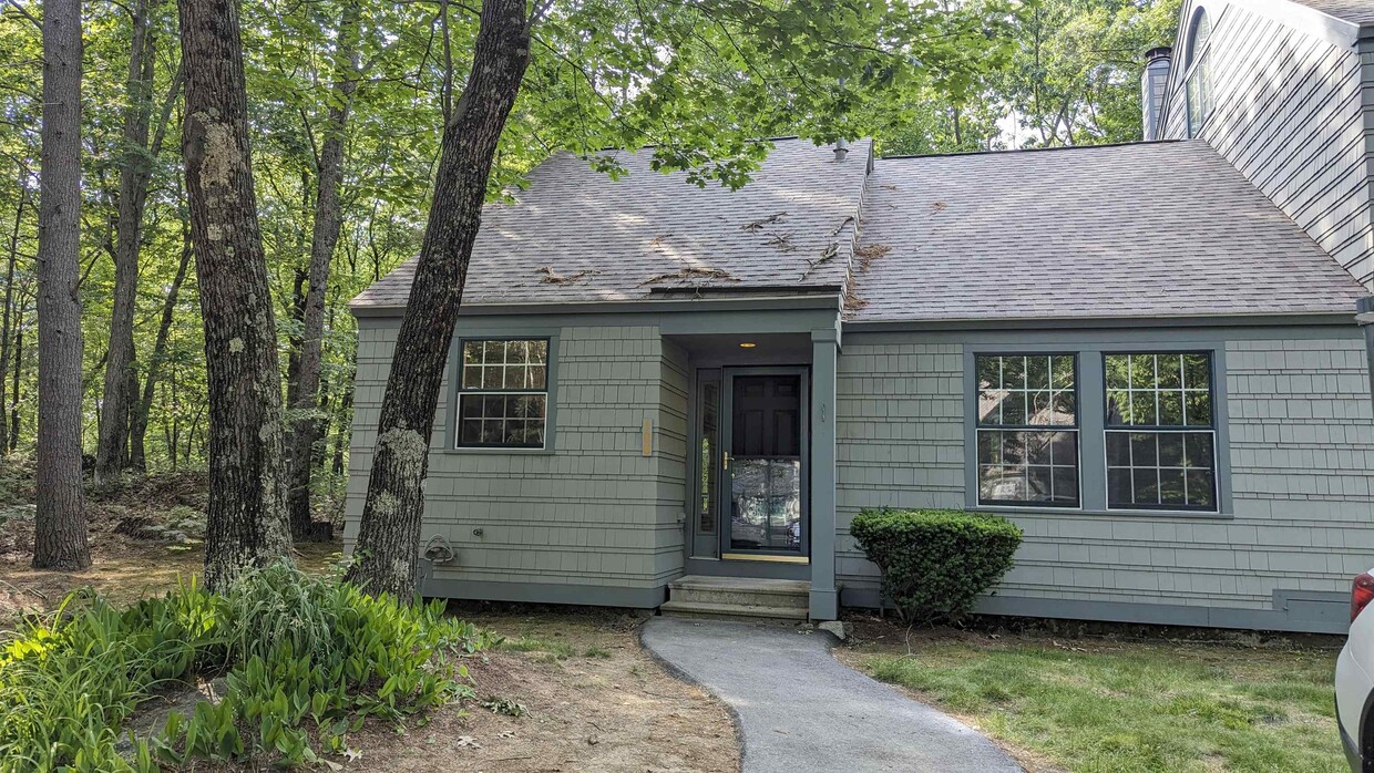 Primary Photo - 1465 Hooksett Rd