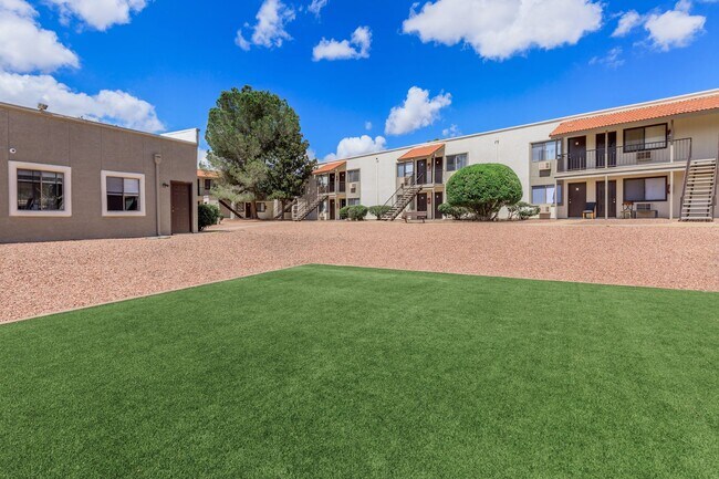 Foto del edificio - Falcon Court Apartments