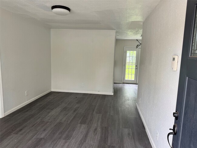 Foto del edificio - 4215 Botany Ln