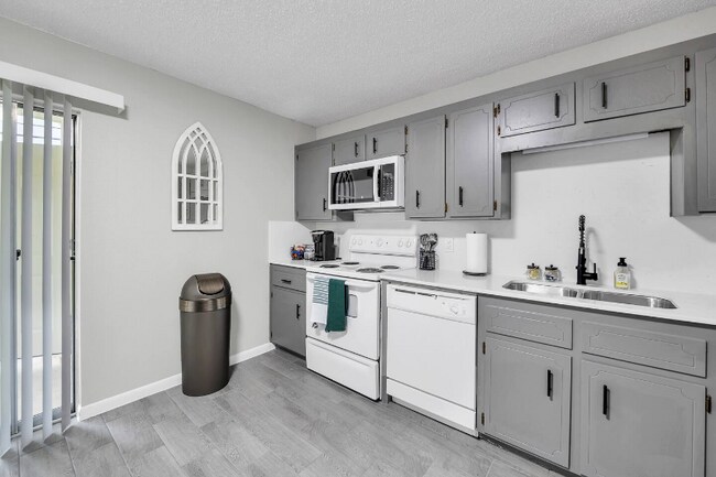 Foto del edificio - 4805 Rainbow Cir