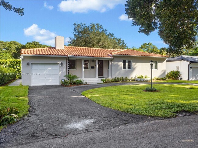 Building Photo - 741 Palermo Ave