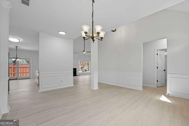 Building Photo - 4000 River Green Pkwy