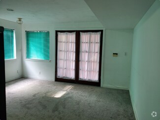 Building Photo - 1809 Elm St