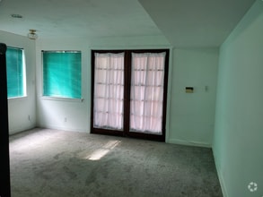 Building Photo - 1809 Elm St