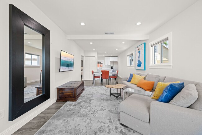 Foto del edificio - 508 N Kingsley Dr
