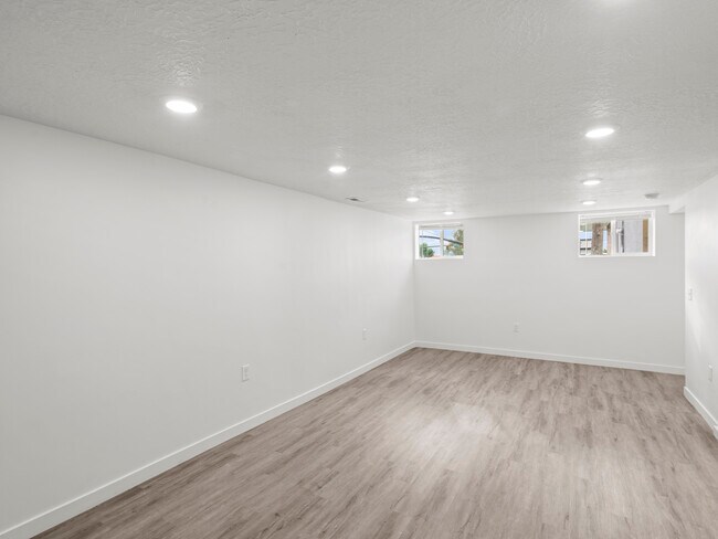 Foto del edificio - 915 E 1300 S