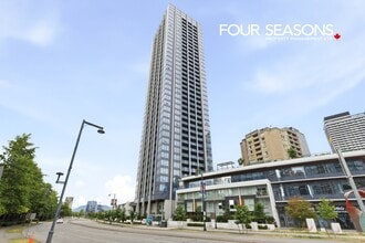 Building Photo - 10448-10448 University Dr