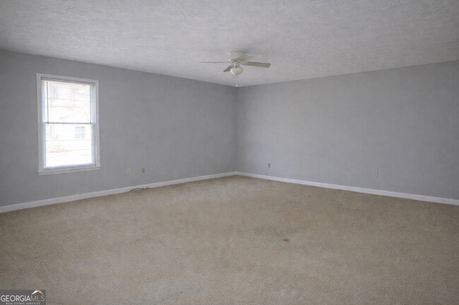 Building Photo - 1905 Karen Cir