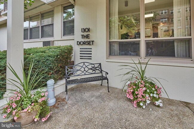 Foto del edificio - 1301 N Harrison St