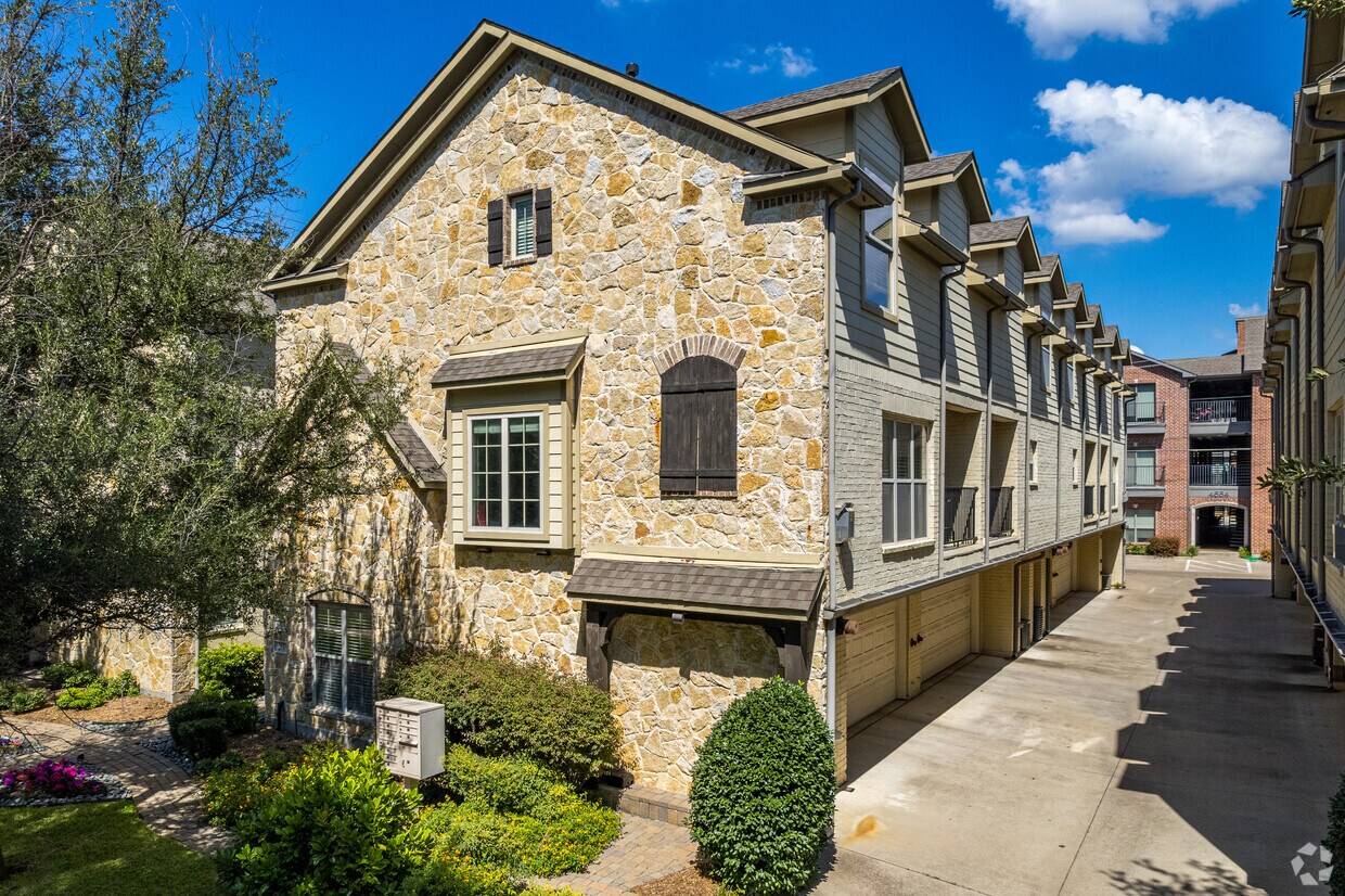 Foto principal - 4524 Emerson Ave