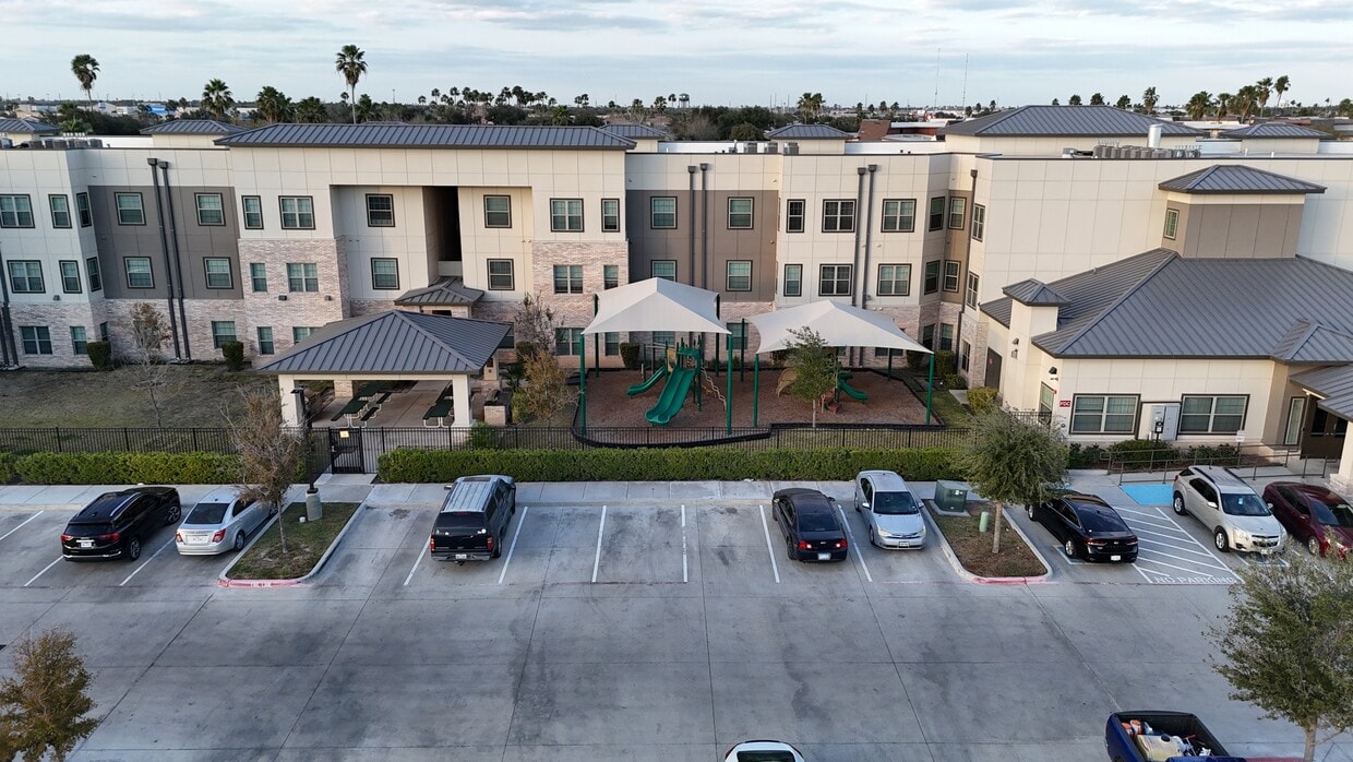 Foto del edificio - Hibiscus Village