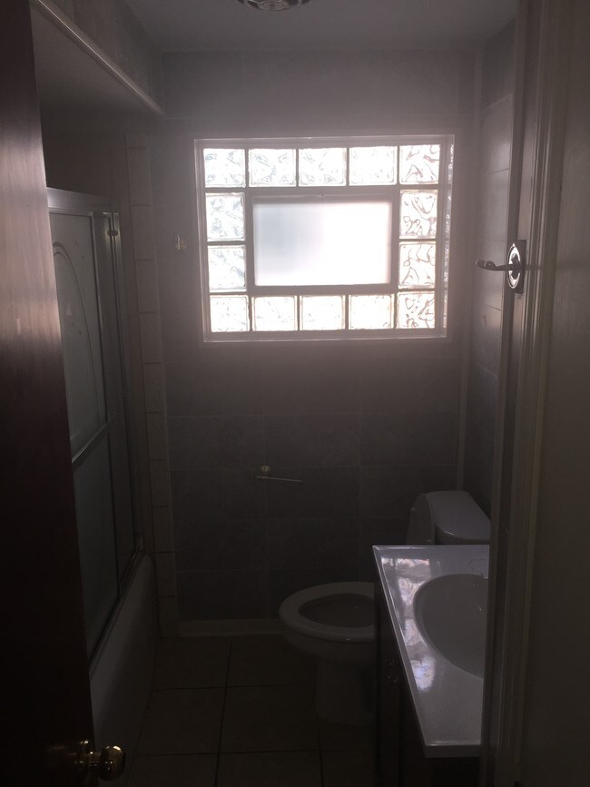 Bathroom - 4155 W 55th St