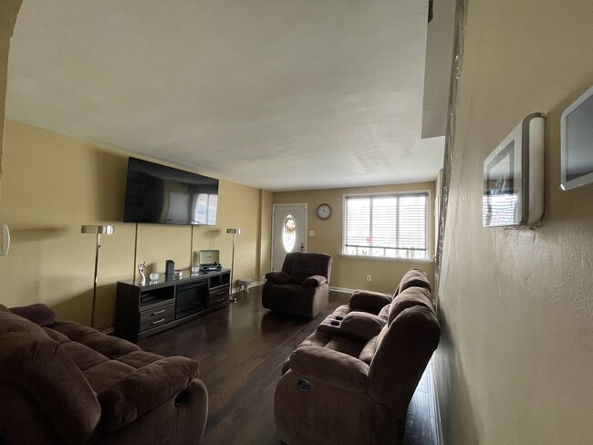 Building Photo - 4519 Pennypack St