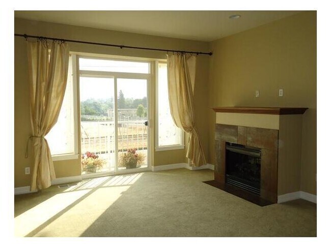Foto del edificio - Town Home Tacoma 2bdr 2.5 bath w/ roof top deck & VIEW!!
