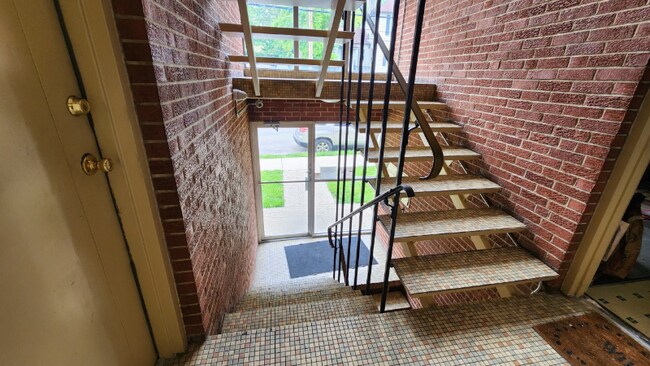 Photo - 805 Harris Ave Apartment