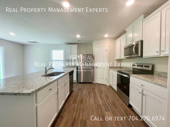 Building Photo - 9139 Creedmore Hills Dr