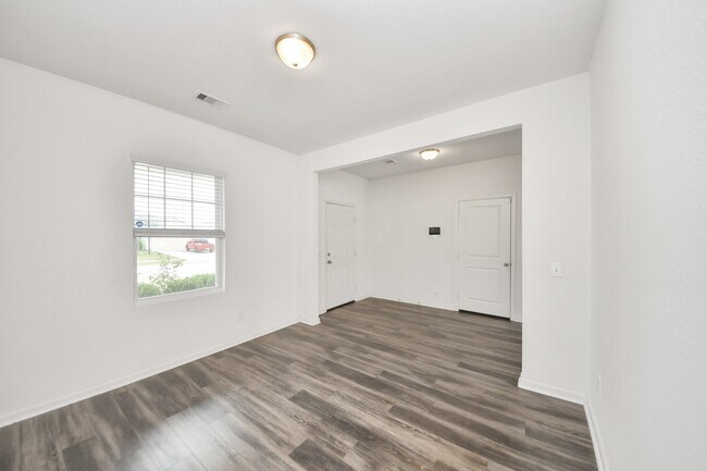 Building Photo - 2056 Spindletree Ln