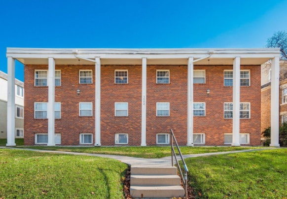 Foto principal - 1662 Summit St