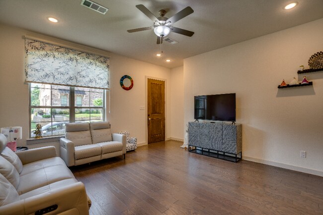 Foto del edificio - 1155 Lake City Ave