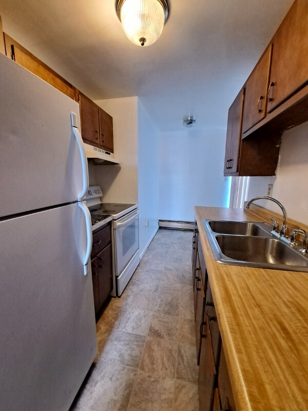 Primary Photo - 132 Imperial Ct
