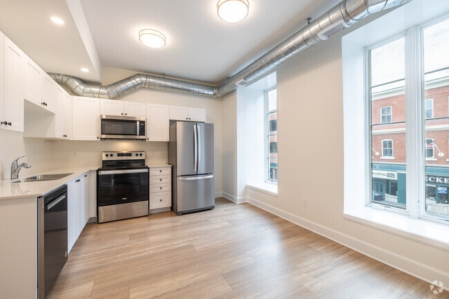 1BR, 1BA - 510SF - Kitchen - The Wellington Lofts