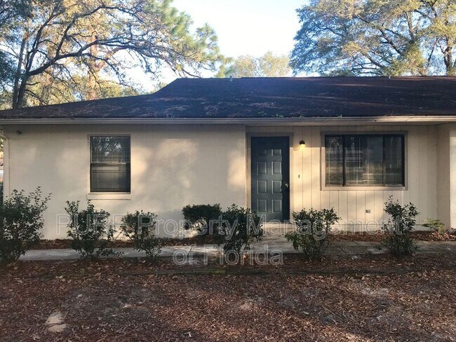 Building Photo - 3800 NE 41st St