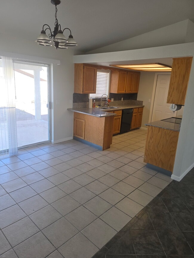 Building Photo - 3421 Yavapai Dr