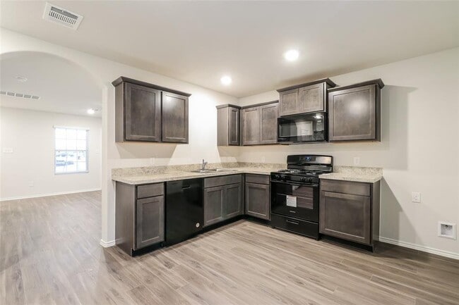 Building Photo - 2413 Carp Dr