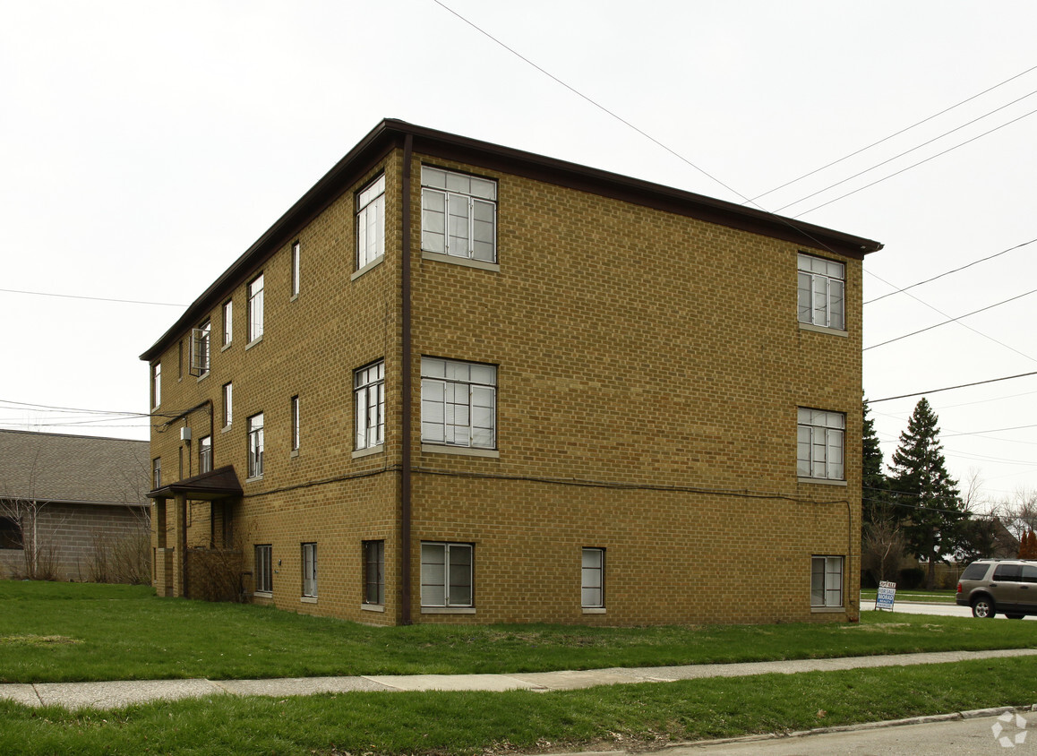 Building Photo - 4145 Ridge Rd